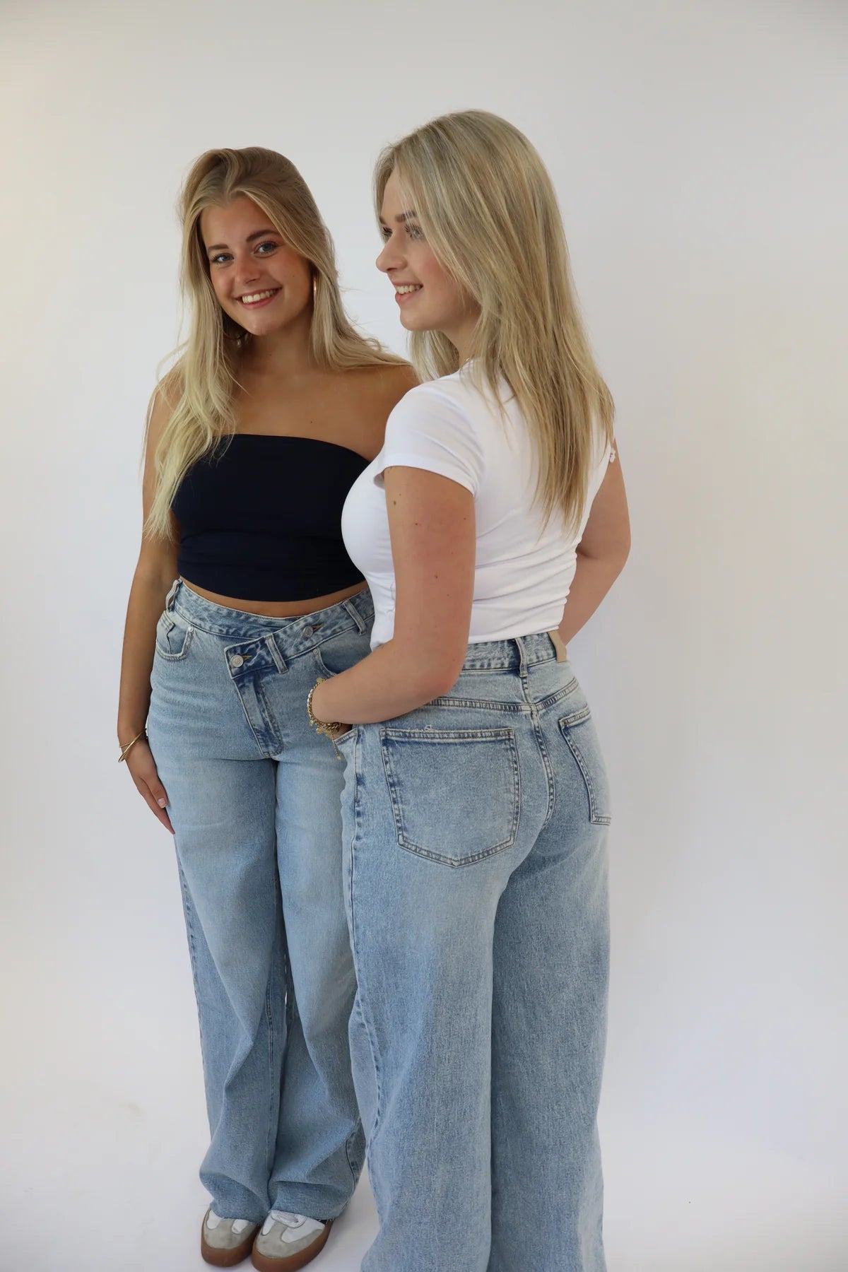 Mazuuka - Assymetrische Double Button Jeans