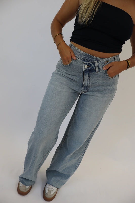 Mazuuka - Assymetrische Double Button Jeans